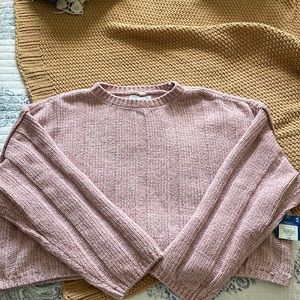 Fuzzy Cropped Sweater Size XL(Kids)
